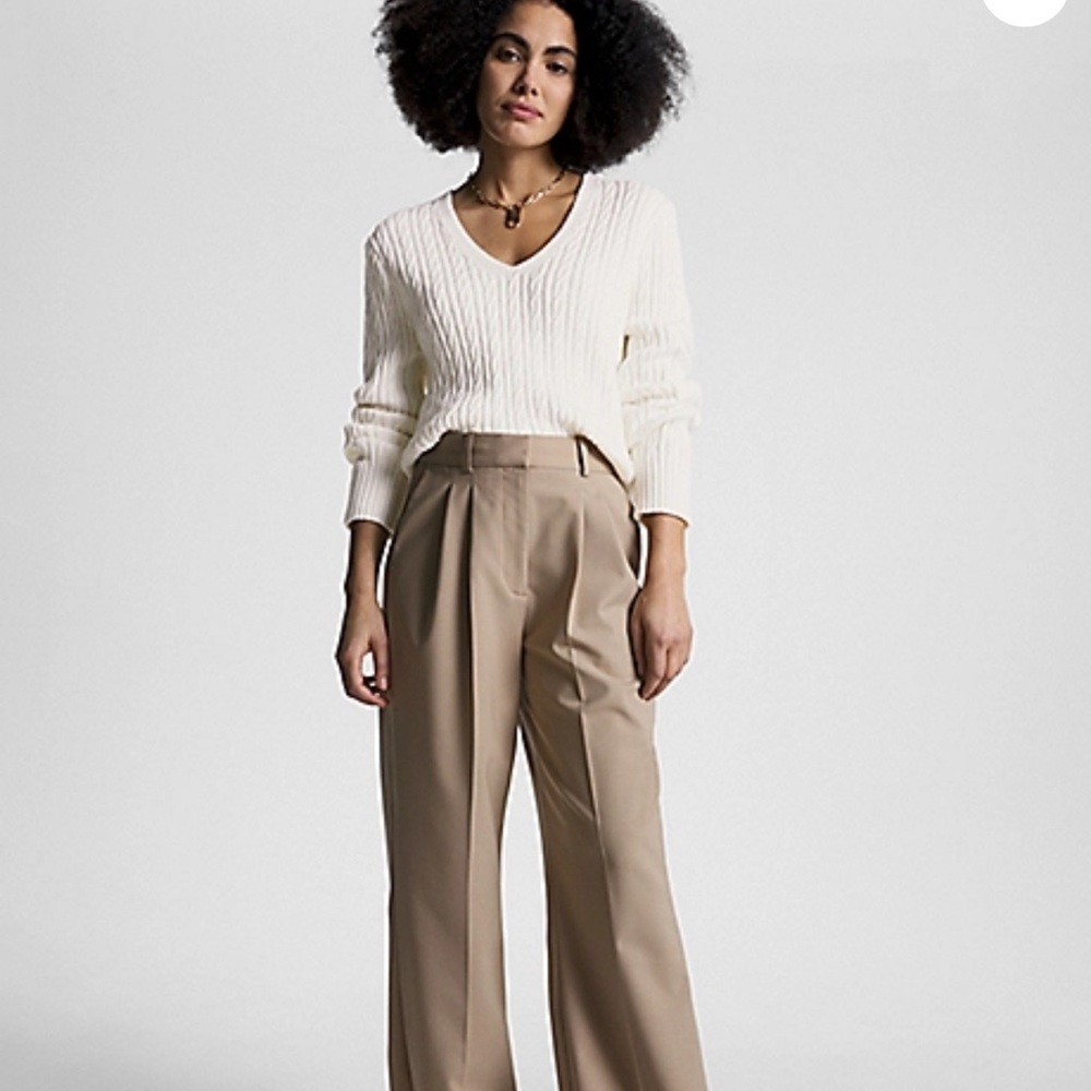 Tommy Hilfiger Knit V neck top